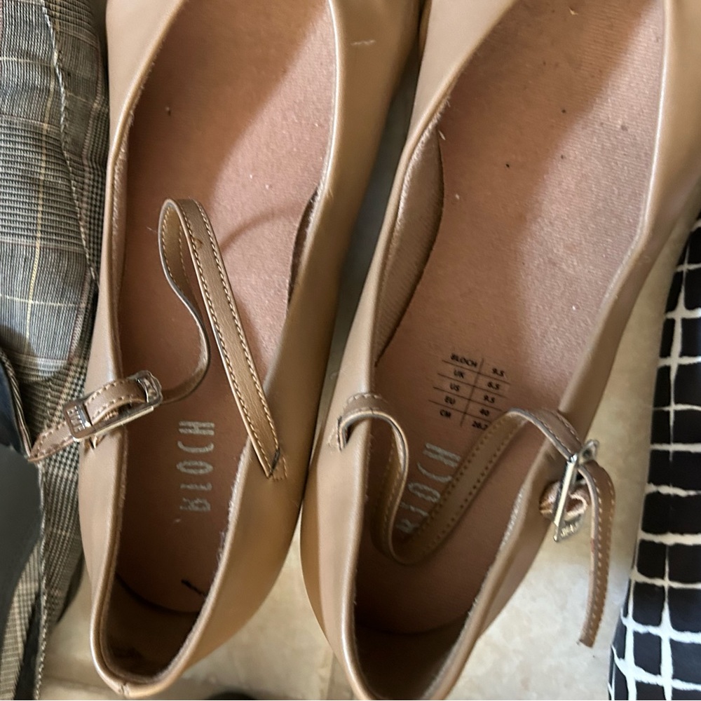 Heels - Picture 5 of 5